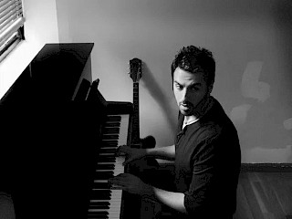 Ari Hest